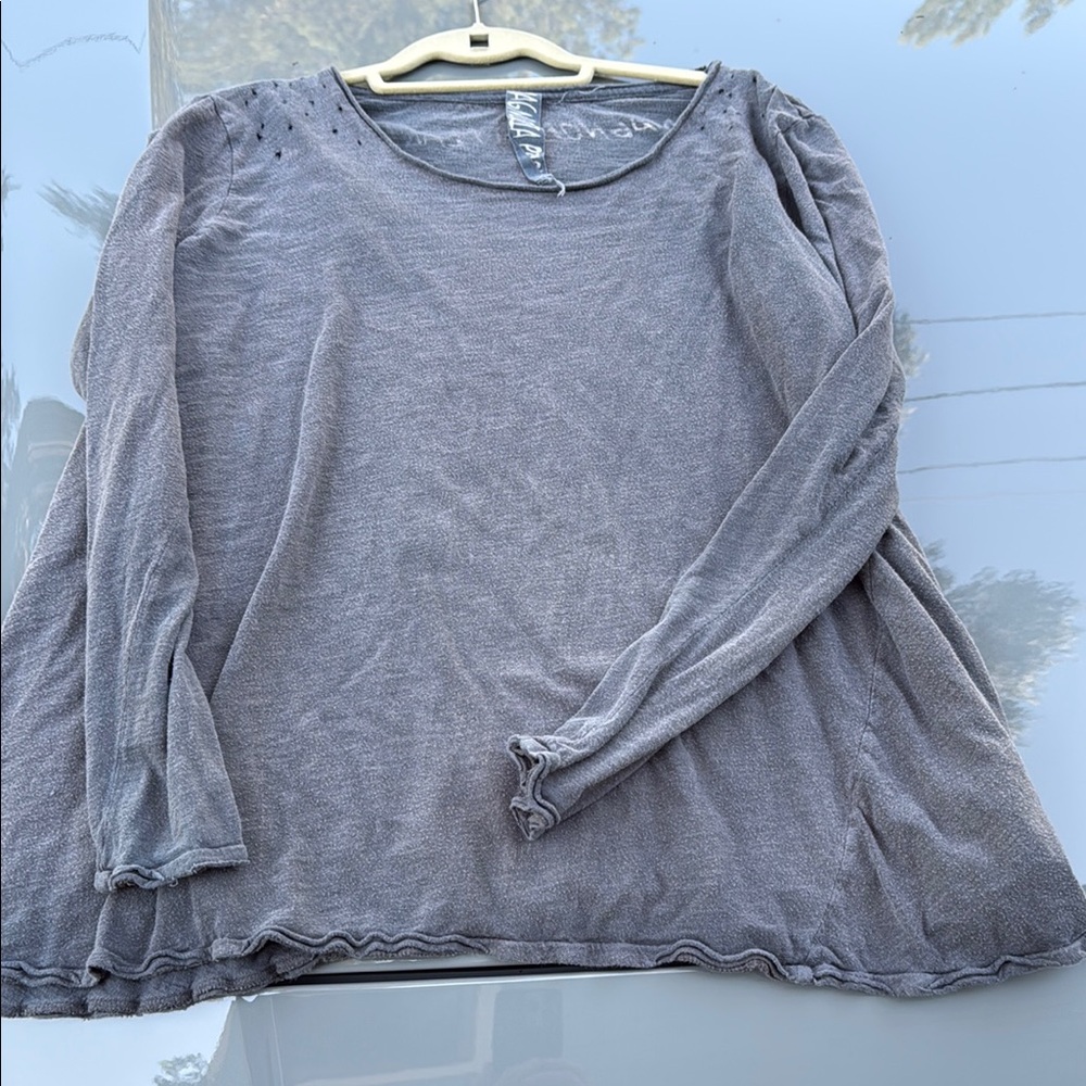 Magnolia Pearl Soft Gray Long Sleeve Top